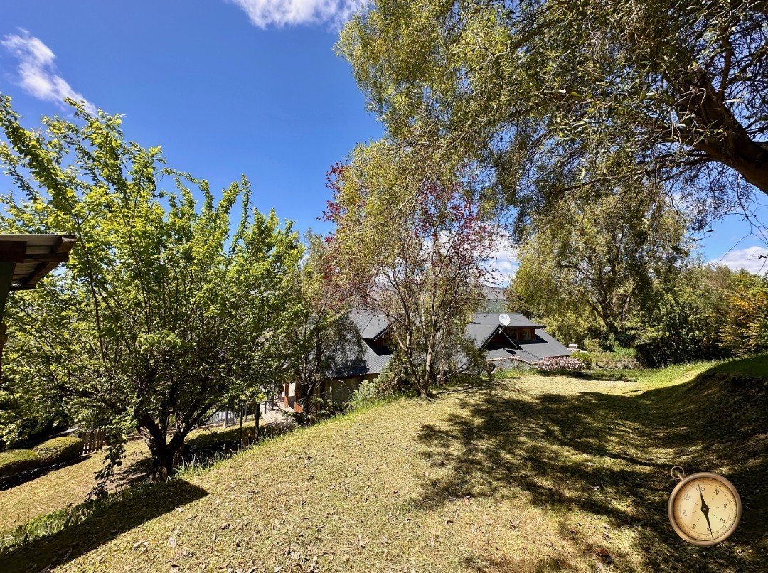 C273 - Casa de 5 dormitorios - 374 m2  en Lote de 2000 m2  - Callejon de GinGins