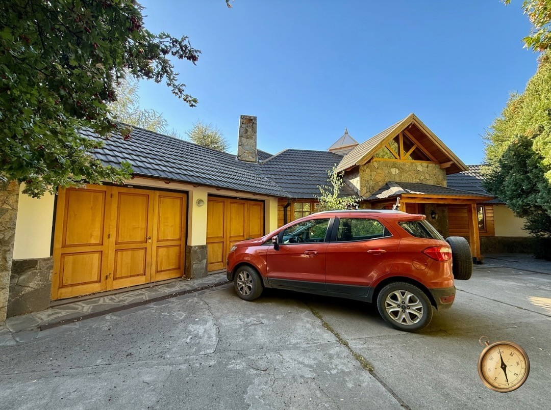 C259 - Casa de tres dormitorios - 230m2 en lote de 2163m2  - Faldeos del Chapelco 