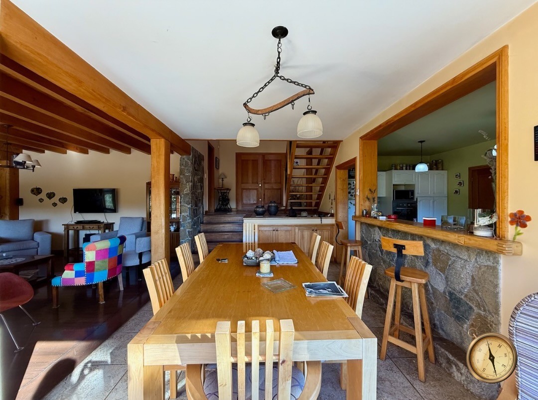 C259 - Casa de tres dormitorios - 230m2 en lote de 2163m2  - Faldeos del Chapelco 