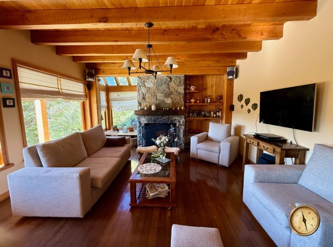 C259 - Casa de tres dormitorios - 230m2 en lote de 2163m2  - Faldeos del Chapelco 