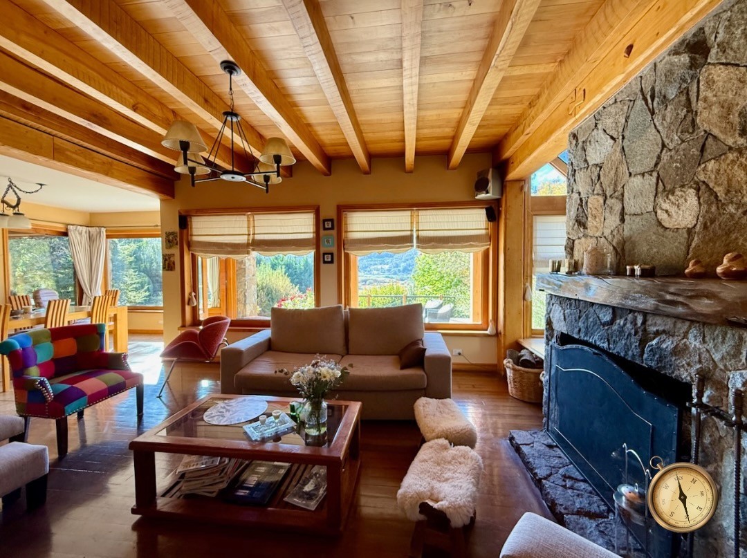 C259 - Casa de tres dormitorios - 230m2 en lote de 2163m2  - Faldeos del Chapelco 