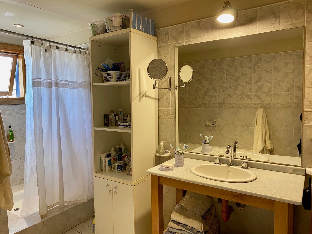 C166 - Casa de 4 dormitorios 260m2 en lote de 500m2 -  Alihuen Bajo 