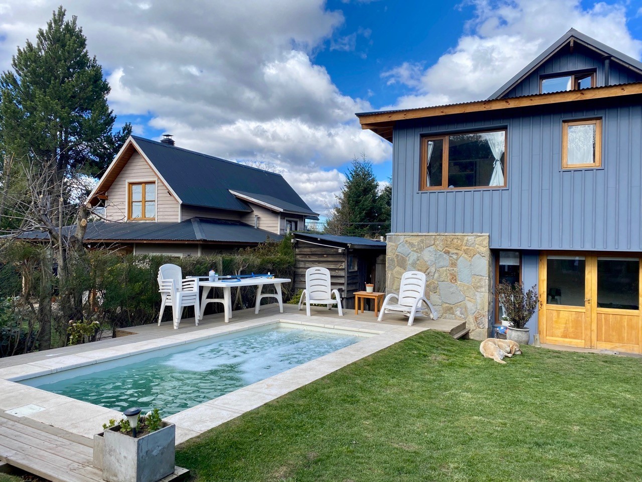 C166 - Casa de 4 dormitorios 260m2 en lote de 500m2 -  Alihuen Bajo 
