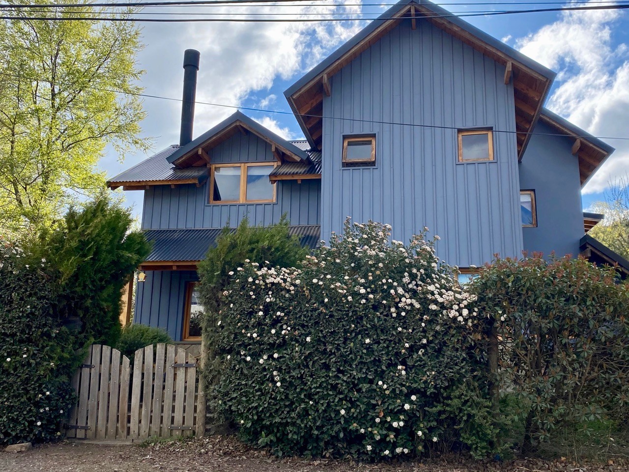 C166 - Casa de 4 dormitorios 260m2 en lote de 500m2 -  Alihuen Bajo 