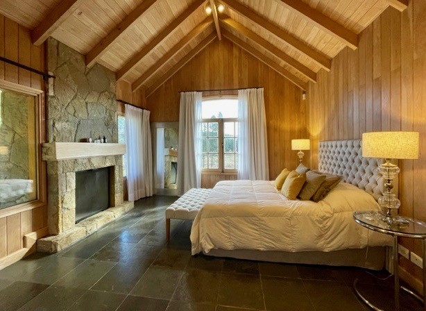 C204 - Excelente propiedad de  416 m2 en  9579 m2 - Chapelco Golf