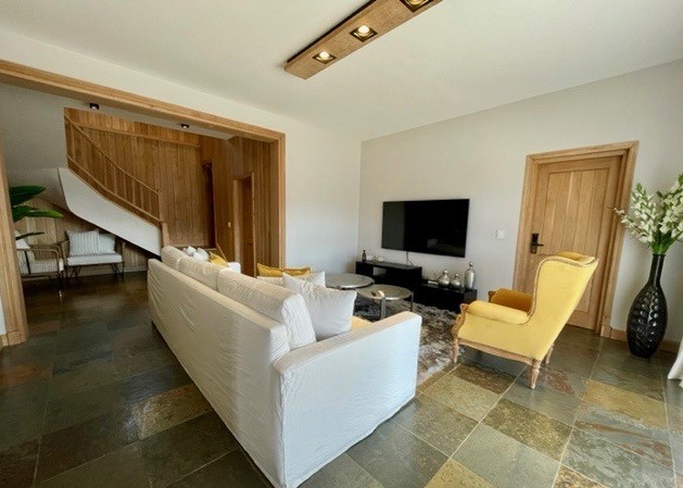 C204 - Excelente propiedad de  416 m2 en  9579 m2 - Chapelco Golf