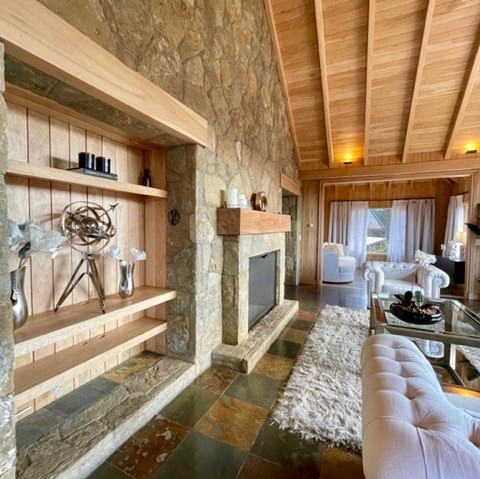 C204 - Excelente propiedad de  416 m2 en  9579 m2 - Chapelco Golf