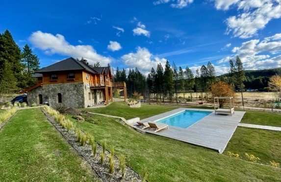 C204 - Excelente propiedad de  416 m2 en  9579 m2 - Chapelco Golf