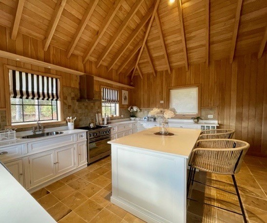 C204 - Excelente propiedad de  416 m2 en  9579 m2 - Chapelco Golf