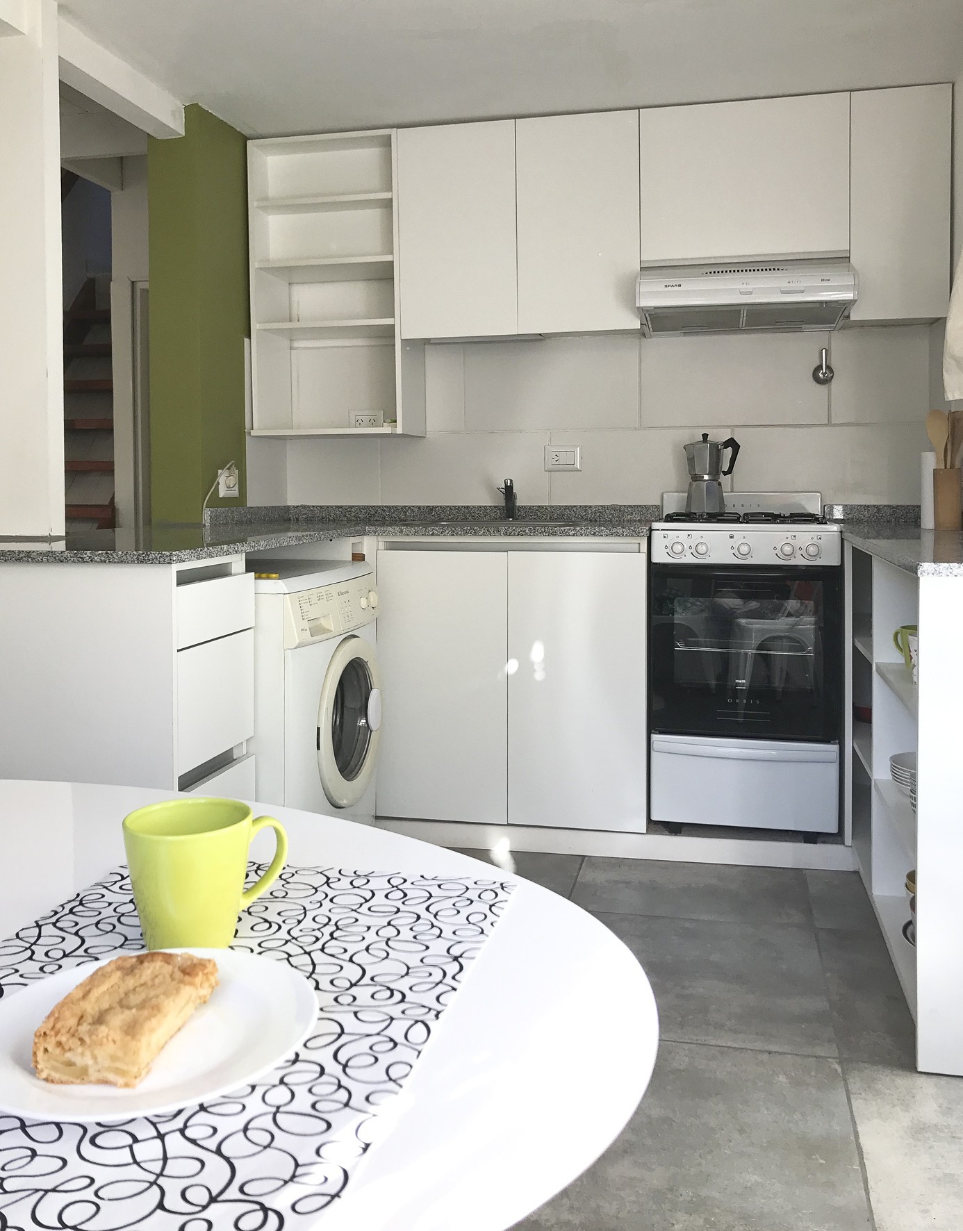 AL227 - Cabaña tres dormitorios sobre calle Los Cipreses- Centro