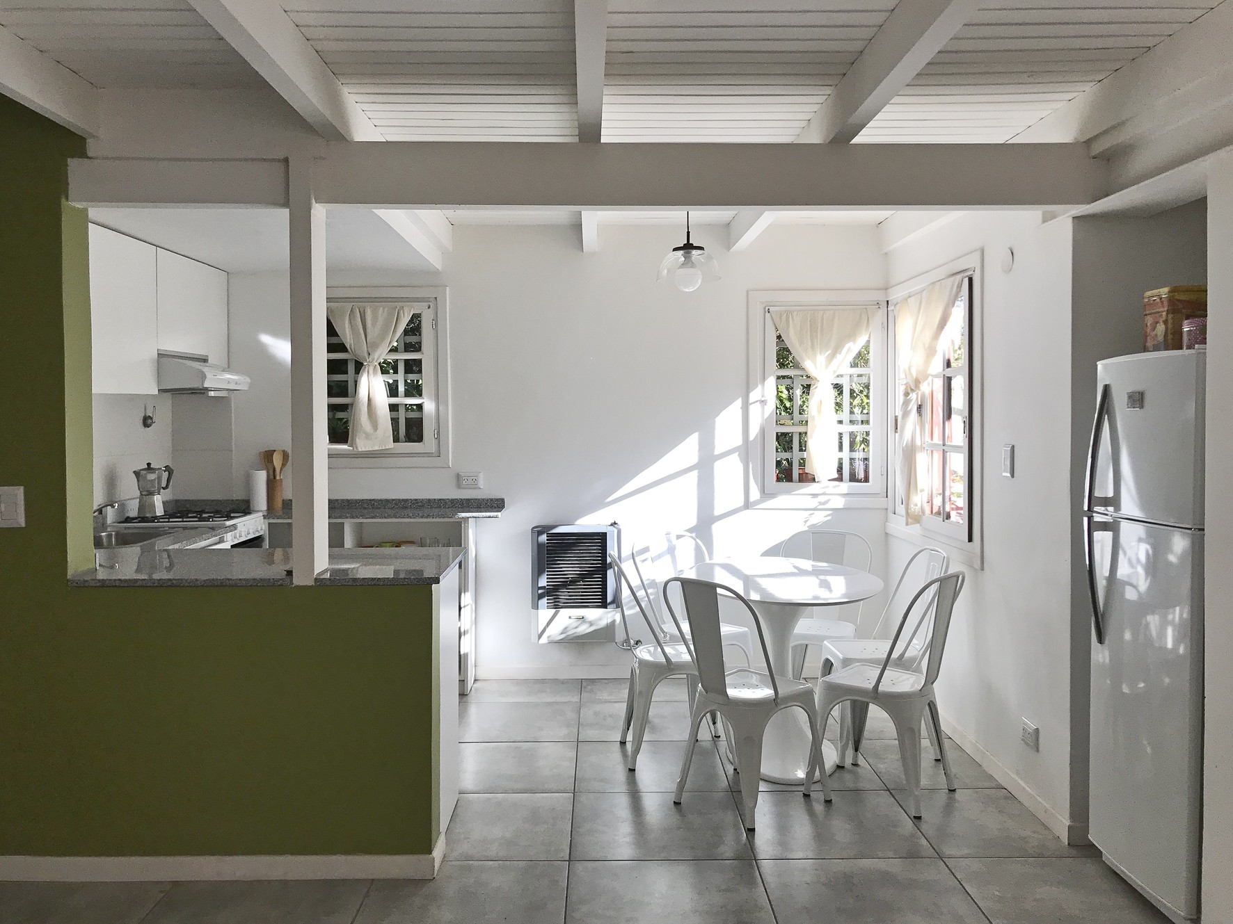 AL227 - Cabaña tres dormitorios sobre calle Los Cipreses- Centro