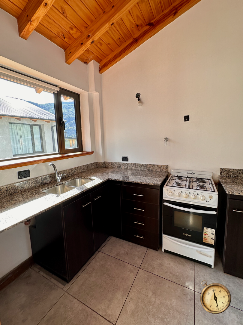 D102 - Departamento de 2 dormitorios - 55 m2 - Curruhuinca al 600 - Centro