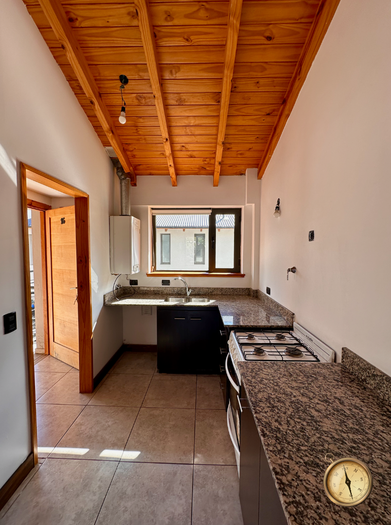 D102 - Departamento de 2 dormitorios - 55 m2 - Curruhuinca al 600 - Centro