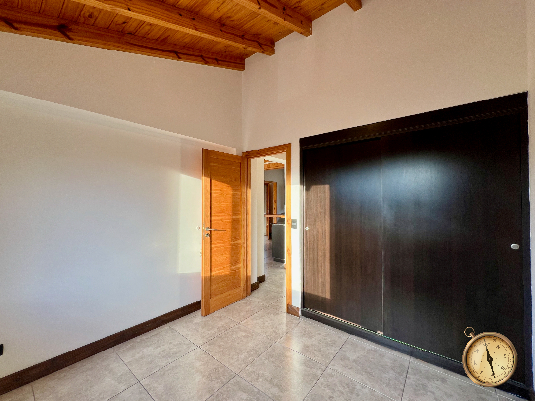 D102 - Departamento de 2 dormitorios - 55 m2 - Curruhuinca al 600 - Centro