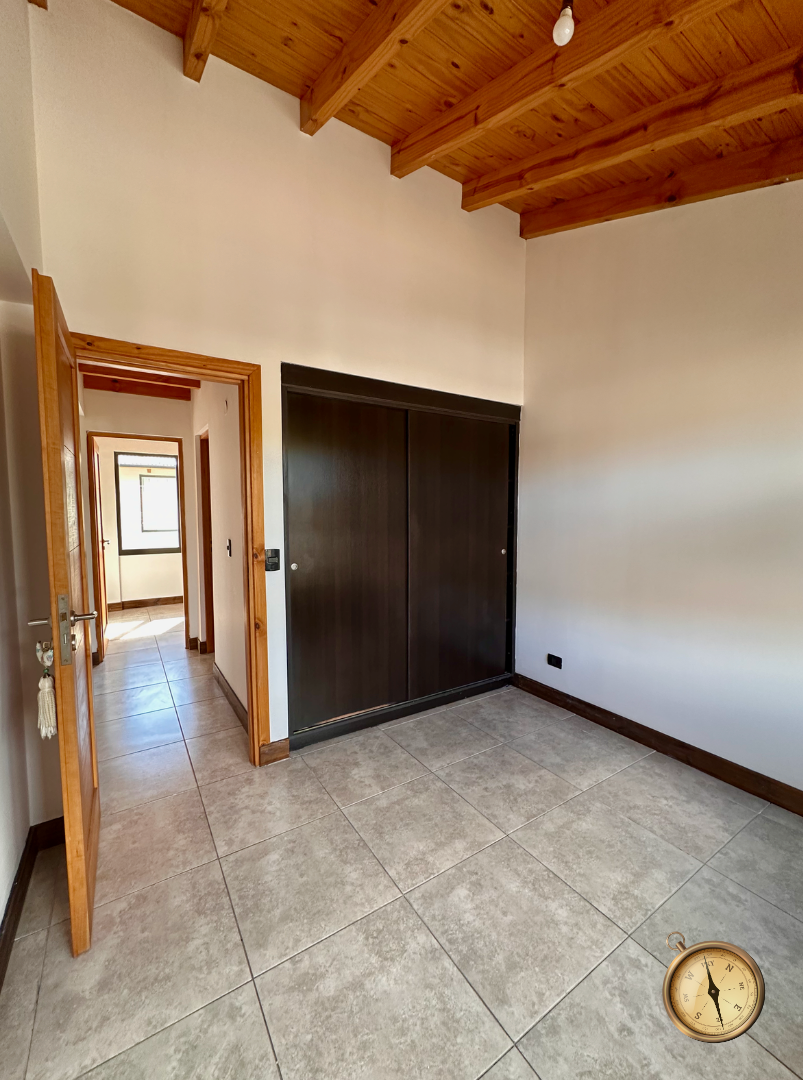 D102 - Departamento de 2 dormitorios - 55 m2 - Curruhuinca al 600 - Centro