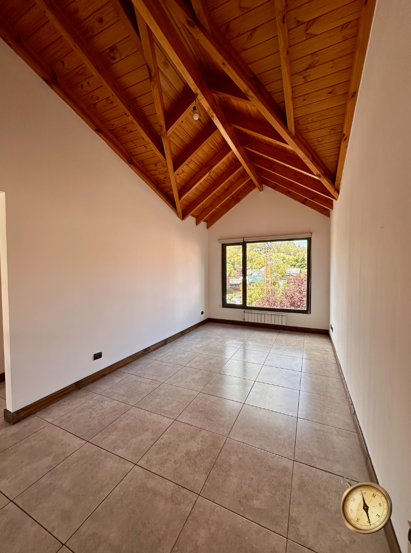 D102 - Departamento de 2 dormitorios - 55 m2 - Curruhuinca al 600 - Centro
