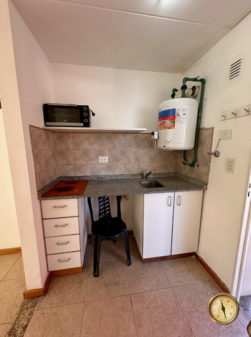 D245 - Departamento  Monoambiente - 30 m2  -Pto Moreno al 900 -Centro