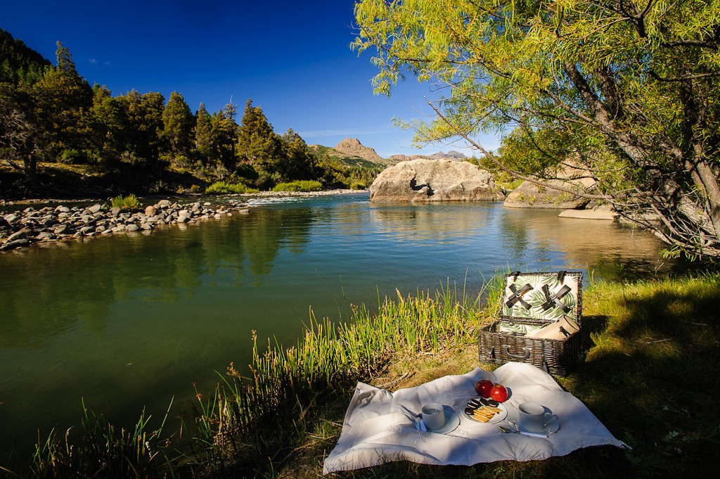 H010- Exclusivas hectáreas con costa de río Caleufu, en Club de Campo Orillas del Caleufu.