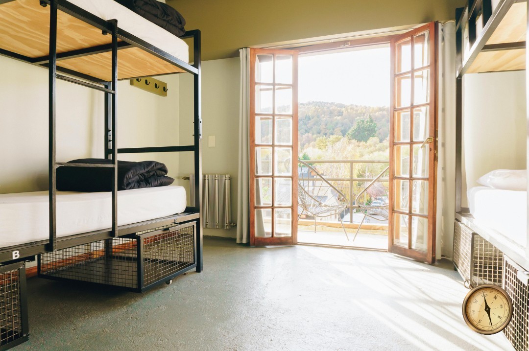 ET011 - Hostel Boutique - 400 m2 en lote de 540 m2 - Av Koessler 1500 - Centro