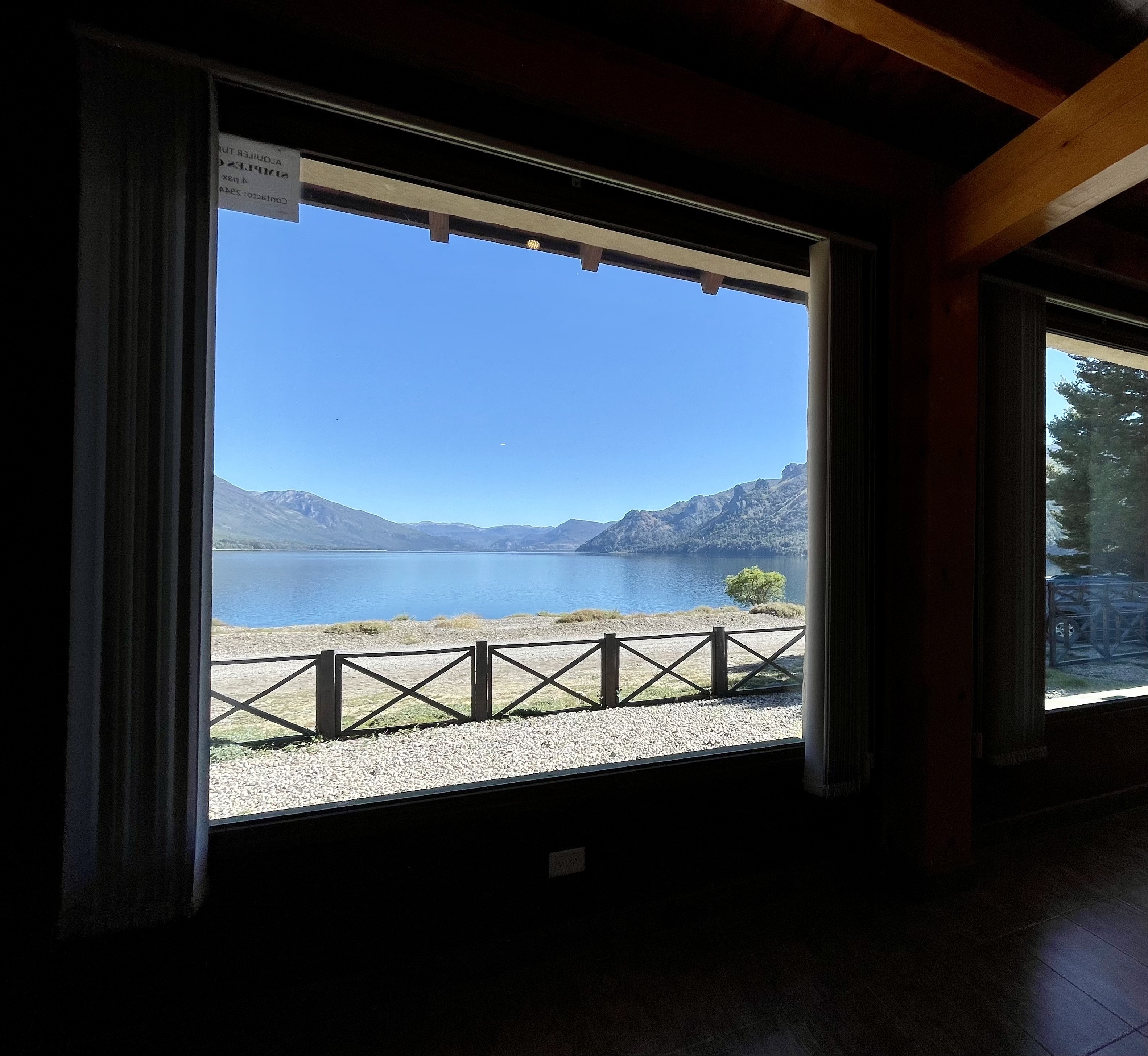 CM072 - Excelente propiedad frente al Lago - 300 m2 en lote de 1000 m2 - Meliquina