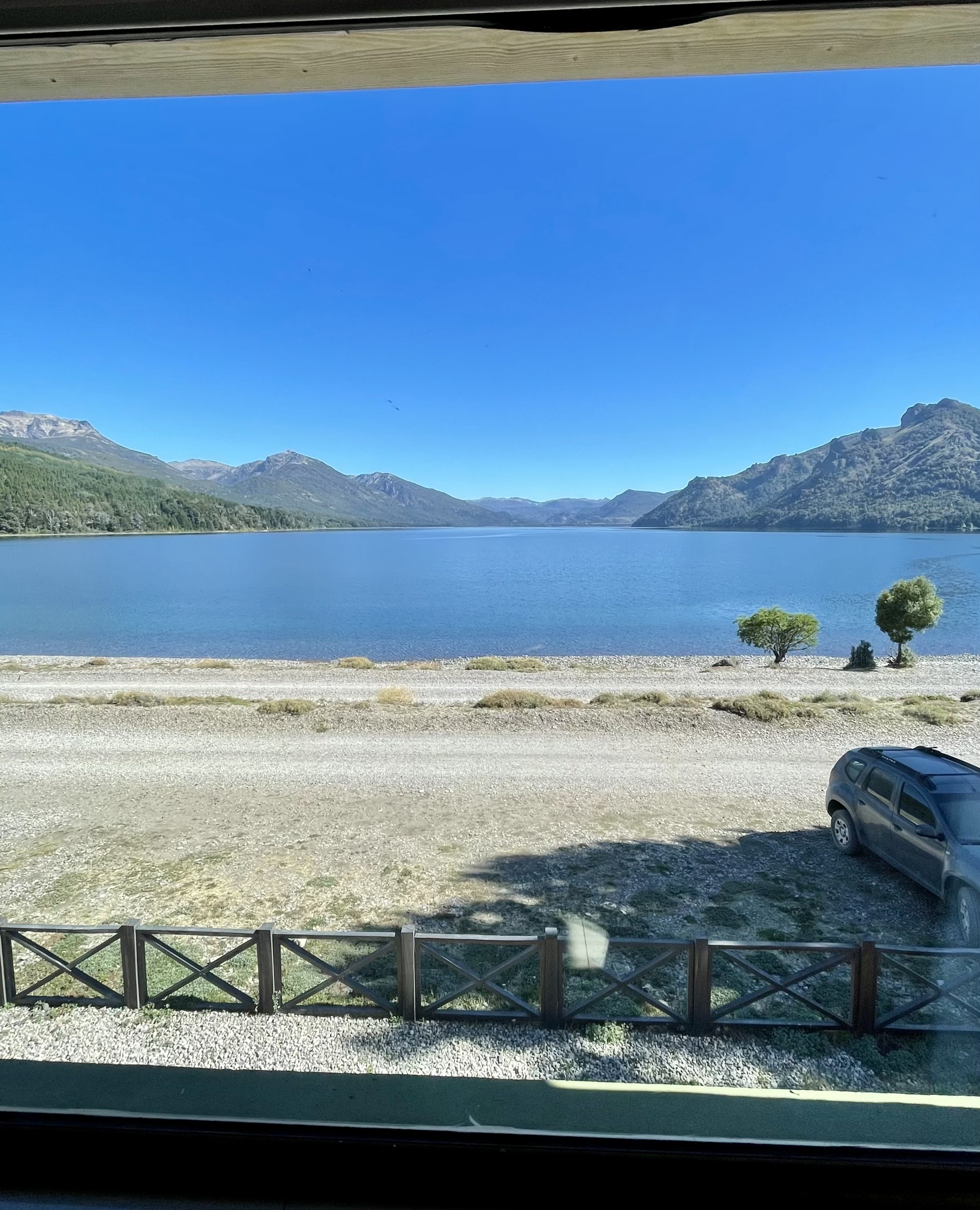 CM072 - Excelente propiedad frente al Lago - 300 m2 en lote de 1000 m2 - Meliquina