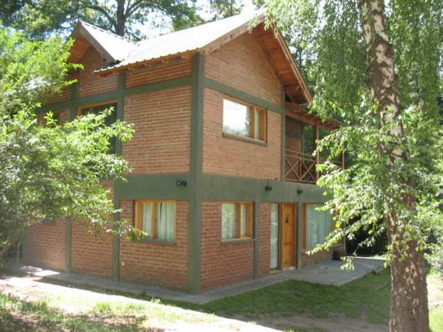 AL144 - Excelente casa de 3 dormitorios con jardín propio