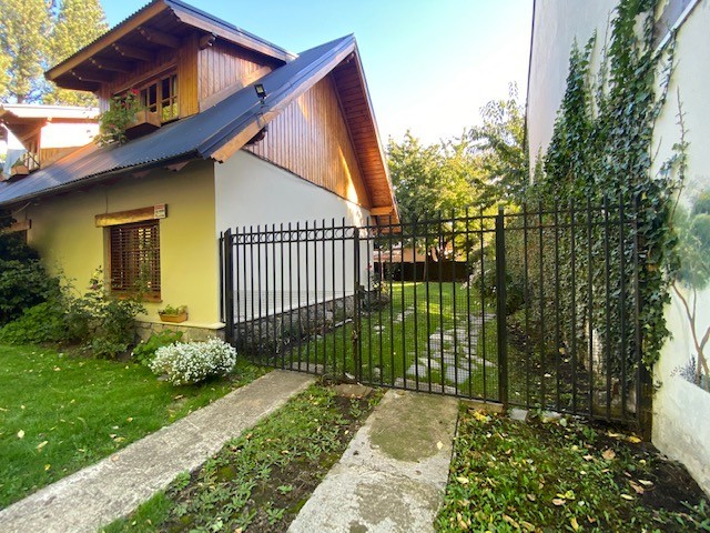 C203 - Casa de 5 dormitorios 265 m2 en lote de 500 m2 -Rivadavia esq Obeid - Centro