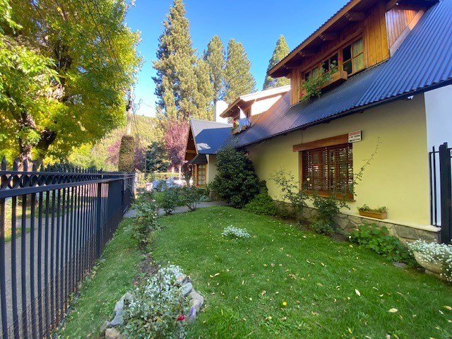 C203 - Casa de 5 dormitorios 265 m2 en lote de 500 m2 -Rivadavia esq Obeid - Centro