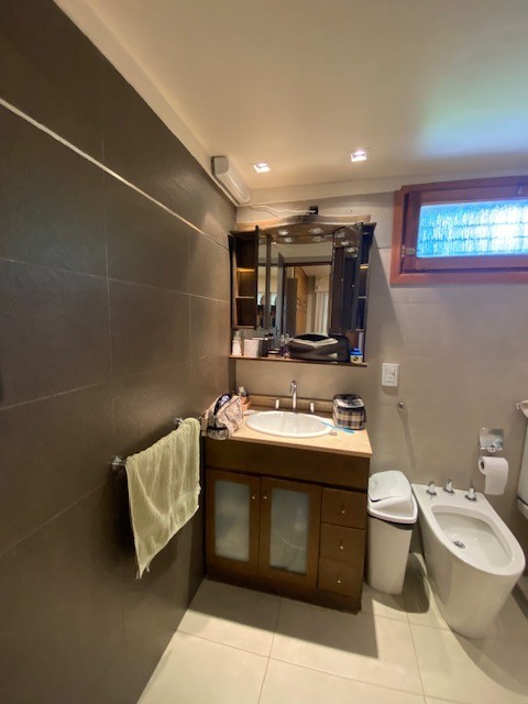C203 - Casa de 5 dormitorios 265 m2 en lote de 500 m2 -Rivadavia esq Obeid - Centro