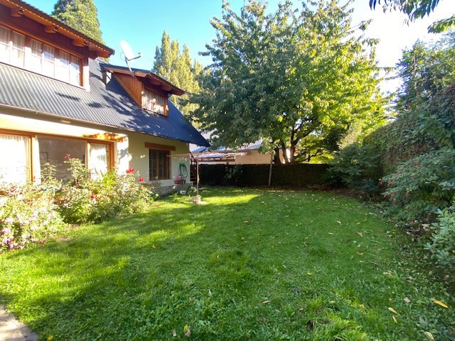 C203 - Casa de 5 dormitorios 265 m2 en lote de 500 m2 -Rivadavia esq Obeid - Centro