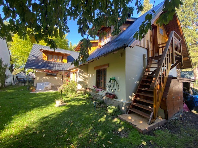 C203 - Casa de 5 dormitorios 265 m2 en lote de 500 m2 -Rivadavia esq Obeid - Centro