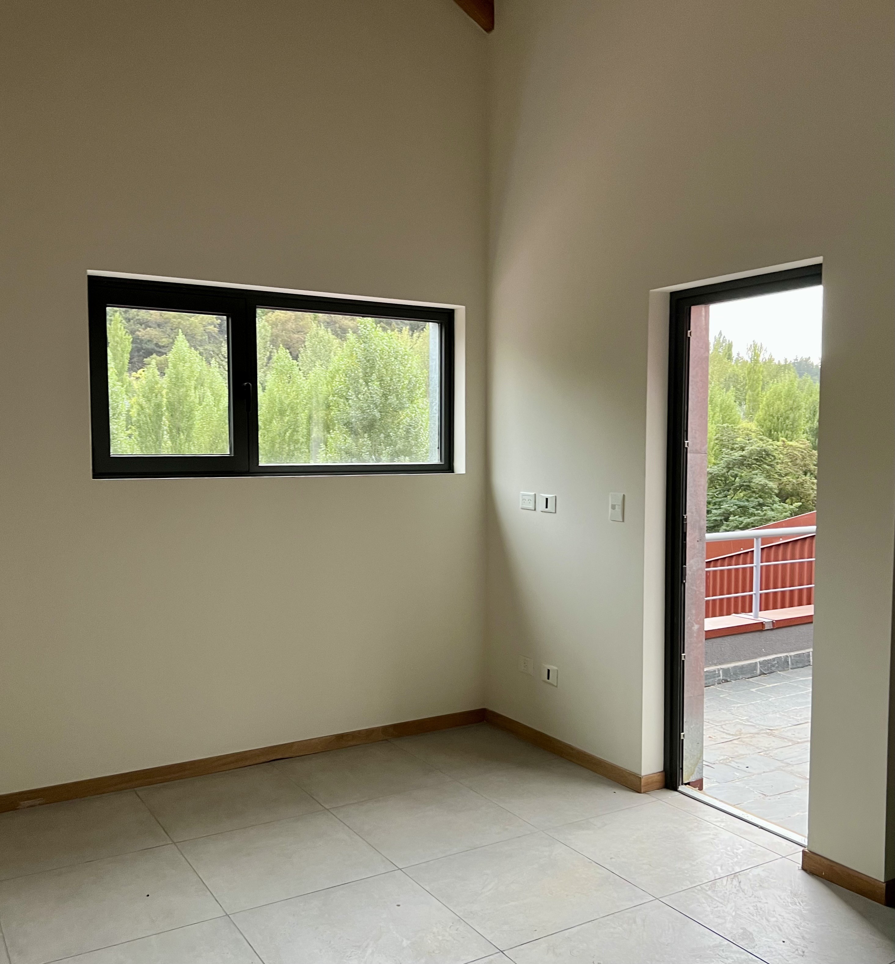 D210 - Departamento  de 1 dormitorio con terraza  y cochera - 61 m2 y 6,5 m2  - Bajada de los Andes - Zona Centro