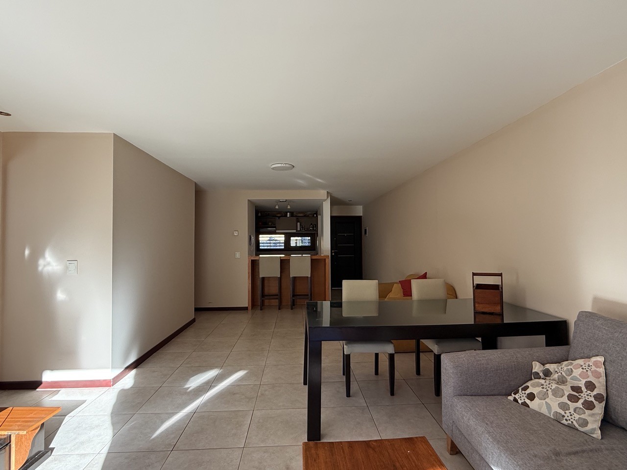 AL229 - Departamento de 2 dormitorios con balcon  - Calderon al 800 - Centro