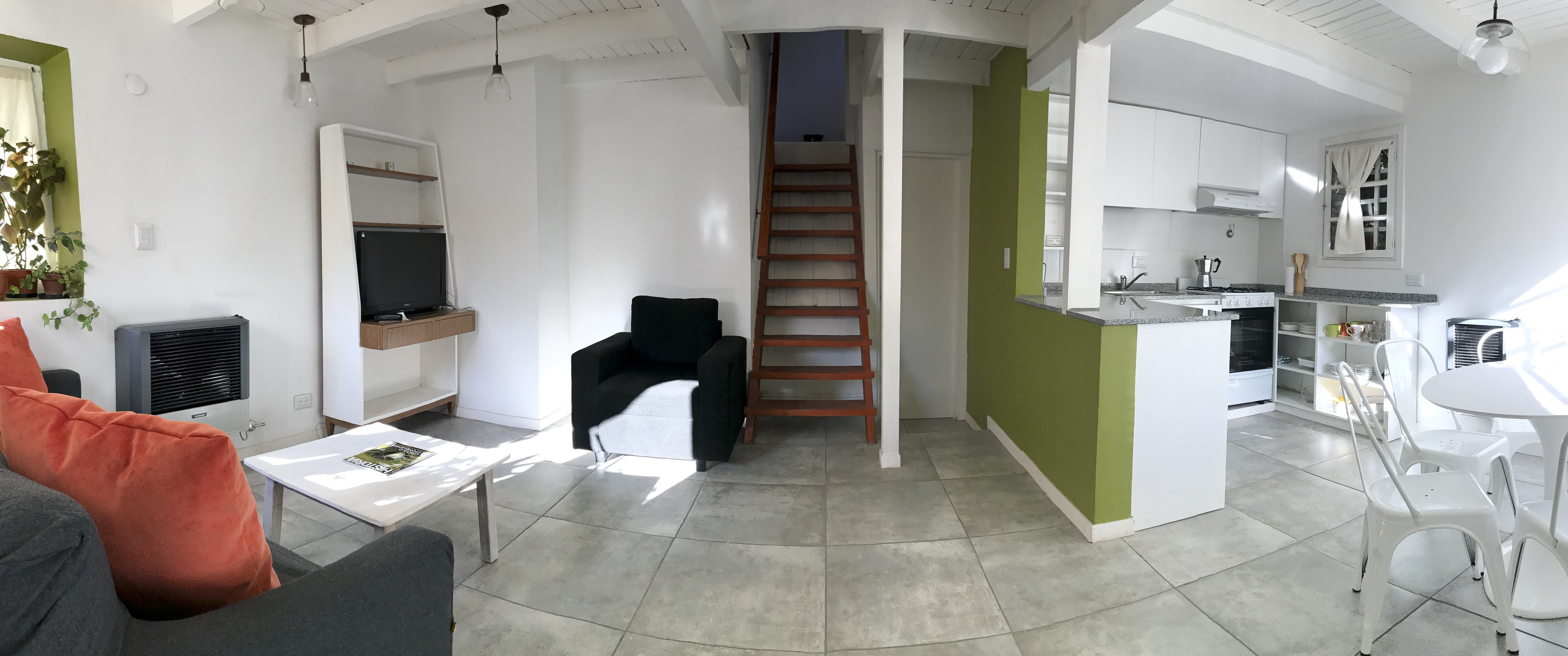 AL227 - Cabaña tres dormitorios sobre calle Los Cipreses- Centro