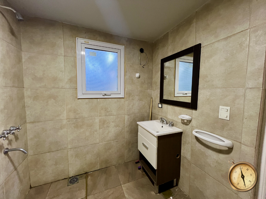 D240 -  Departamento de 2 dormitorios en planta baja de 60m2 en Pasaje Bandurrias - Centro 