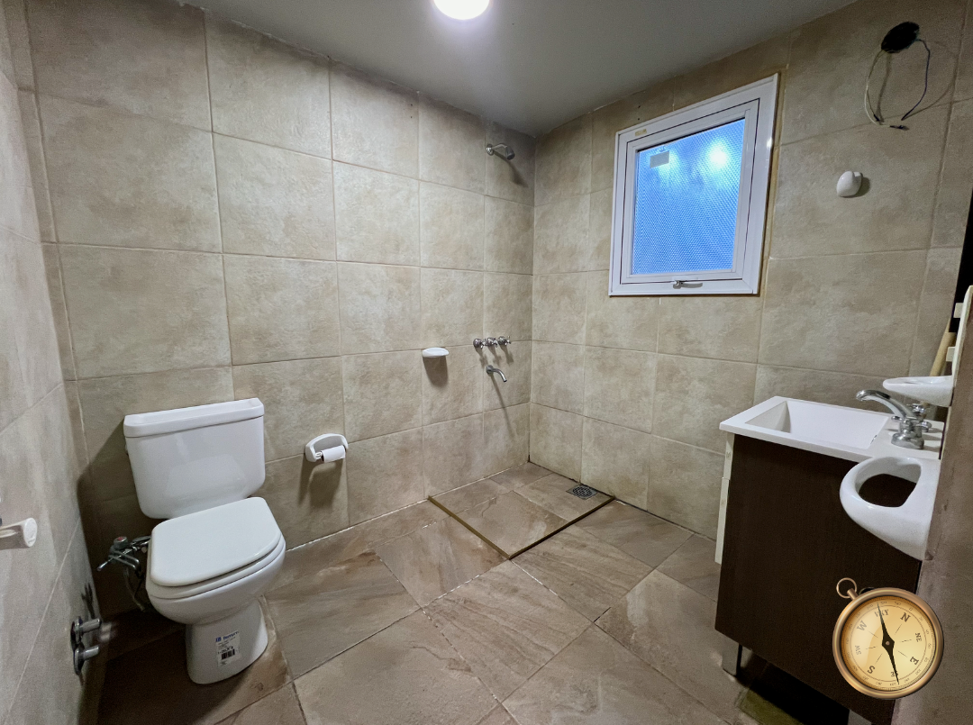 D240 -  Departamento de 2 dormitorios en planta baja de 60m2 en Pasaje Bandurrias - Centro 