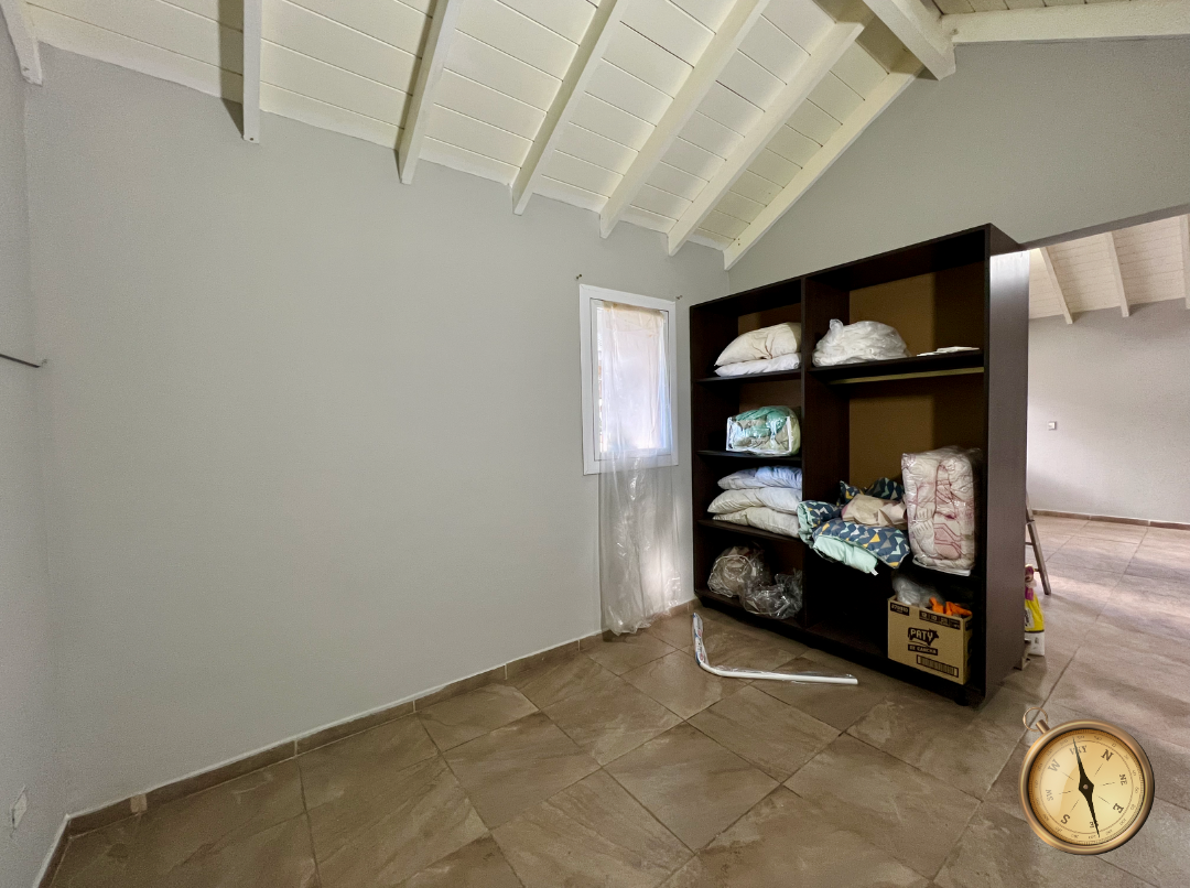 D240 -  Departamento de 2 dormitorios en planta baja de 60m2 en Pasaje Bandurrias - Centro 