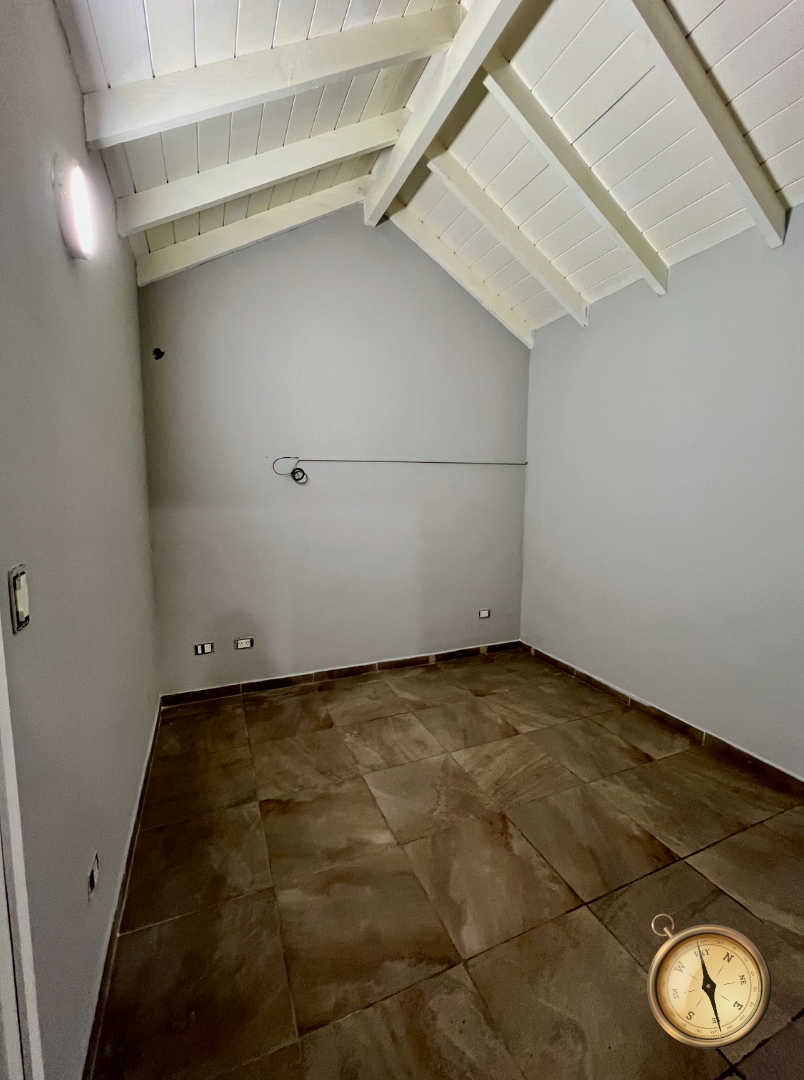 D240 -  Departamento de 2 dormitorios en planta baja de 60m2 en Pasaje Bandurrias - Centro 