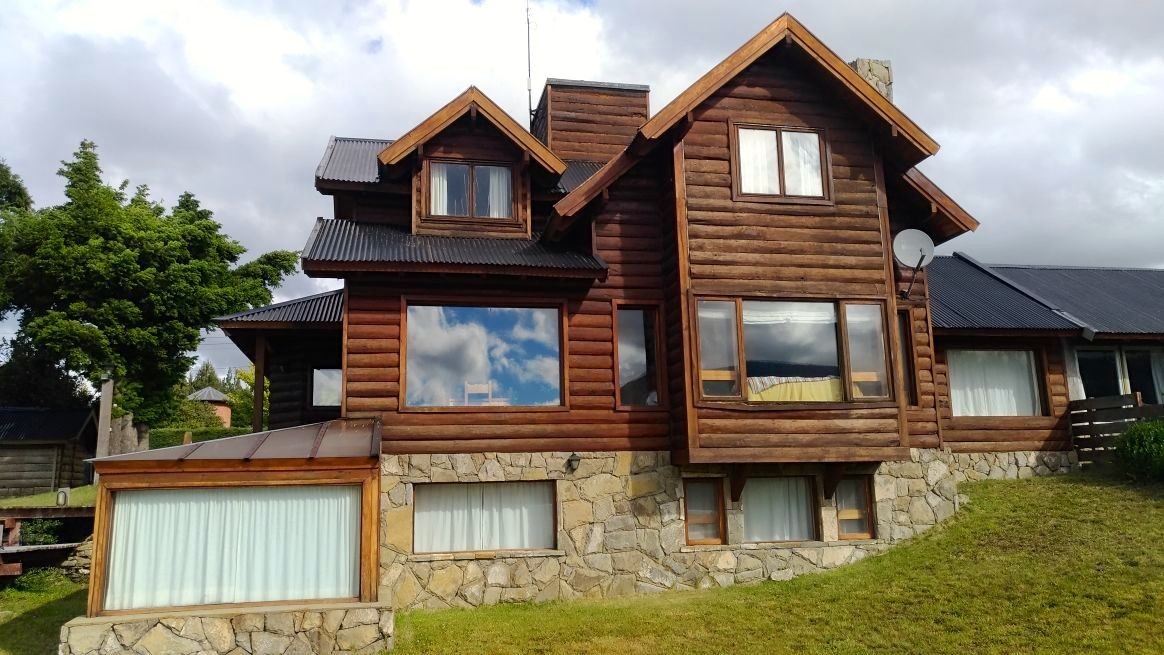 C187- Casa de 5 dormitorios 250 m2 - Lago Lolog