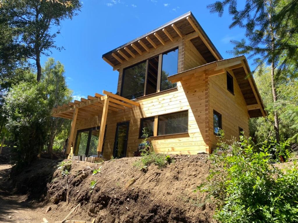 C202 - Casa de 3 dormitorios 300 m2 en lote de 1650 m2 - Cascada Chica