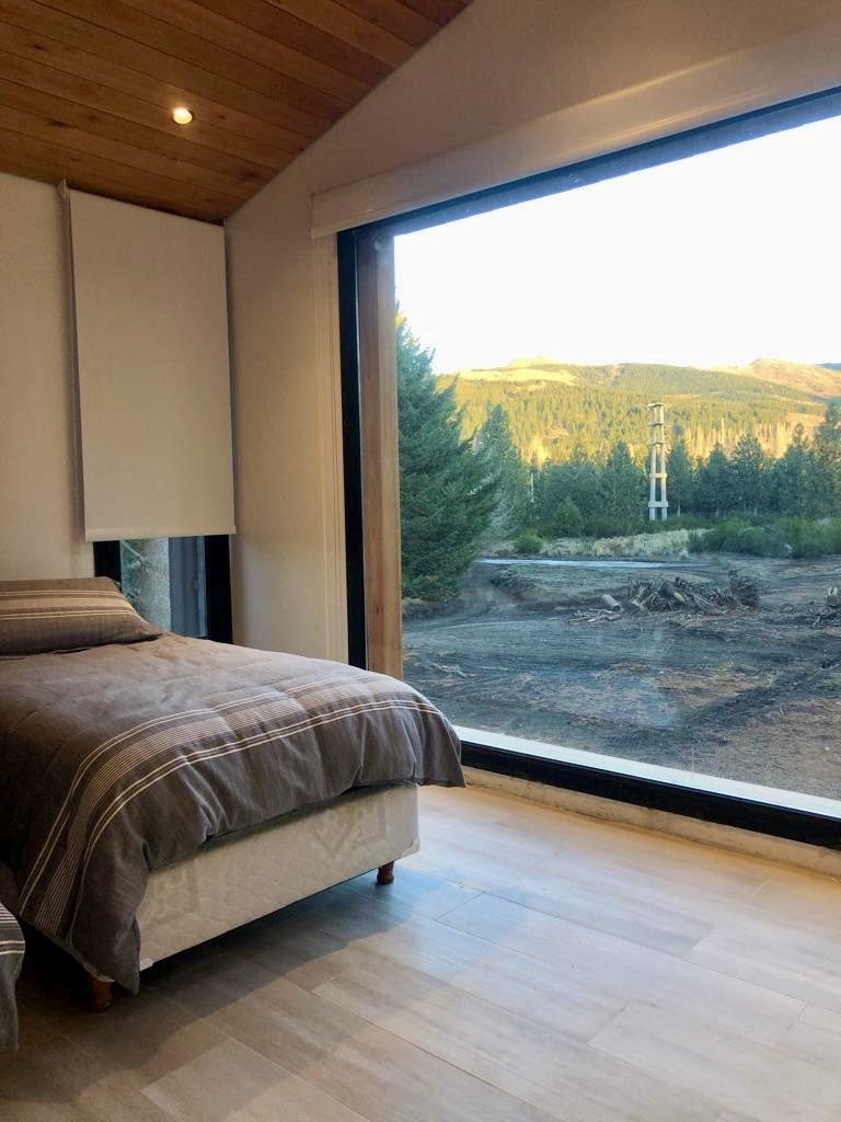 C215 - Excelente propiedad a estrenar  de 3 dormitorios en suite 210 m2  Chapelco Golf