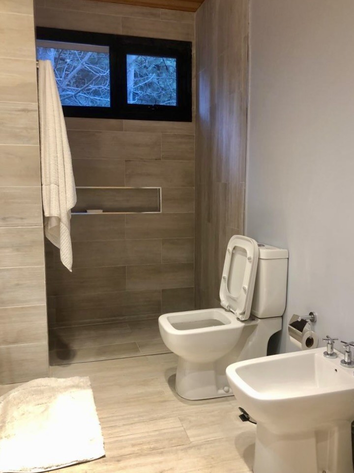 C215 - Excelente propiedad a estrenar  de 3 dormitorios en suite 210 m2  Chapelco Golf