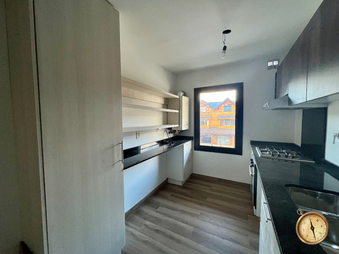 D168 - Departamentos de 2 dormitorios  - 78m 2 - Av San Martin y Rodhe Centro