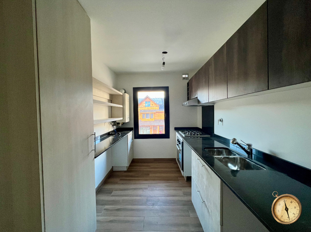 D168 - Departamentos de 2 dormitorios  - 78m 2 - Av San Martin y Rodhe Centro