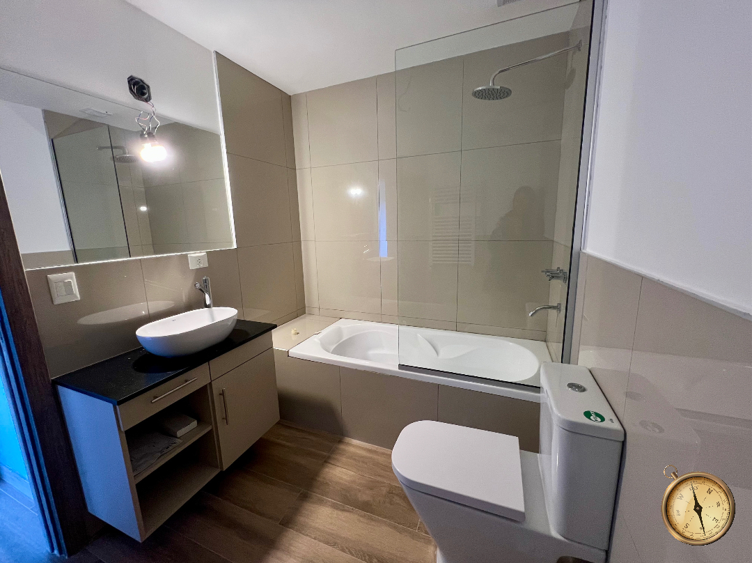 D168 - Departamentos de 2 dormitorios  - 78m 2 - Av San Martin y Rodhe Centro