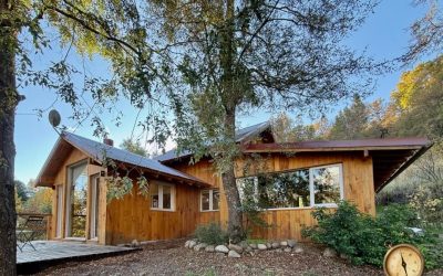 Casa de dos dormitorios – 120 m2 en Lote de 2000 m2  – Cjon de Gingins